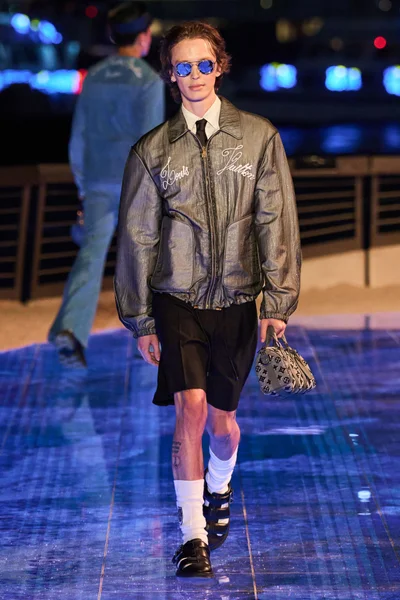 Look 9